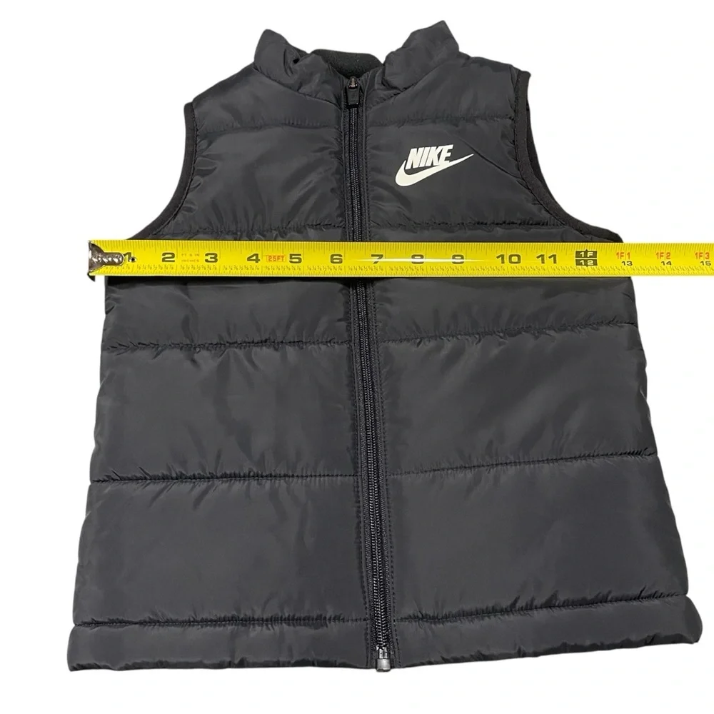 Nike Kids Black Puffer Vest, 3T‎